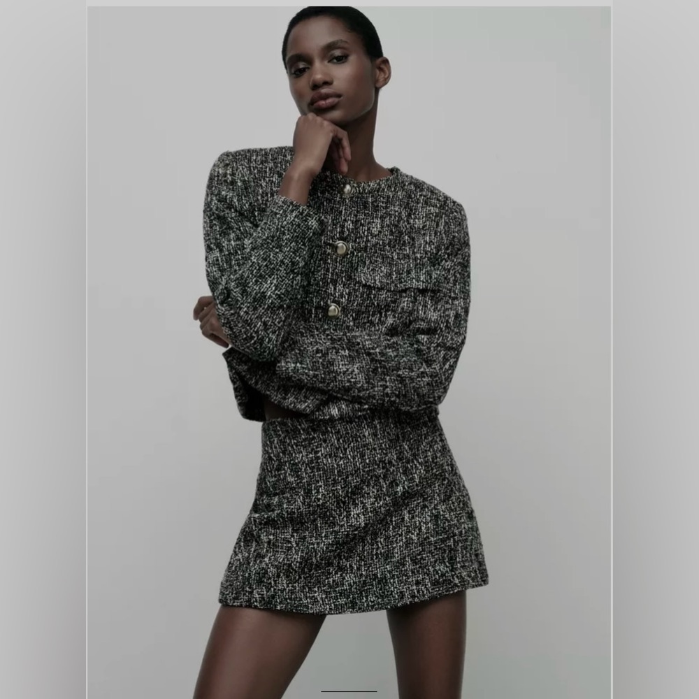 ZARA…SHORT STRUCTURE BLAZER